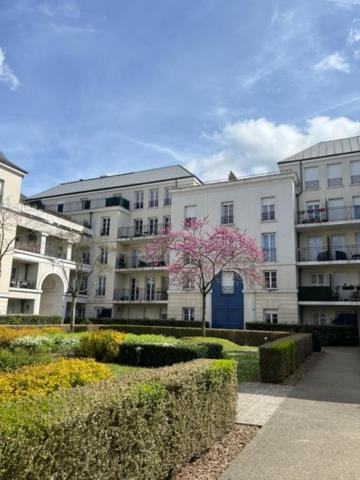 Family Stay - Steps From Disneyland Серри Экстерьер фото